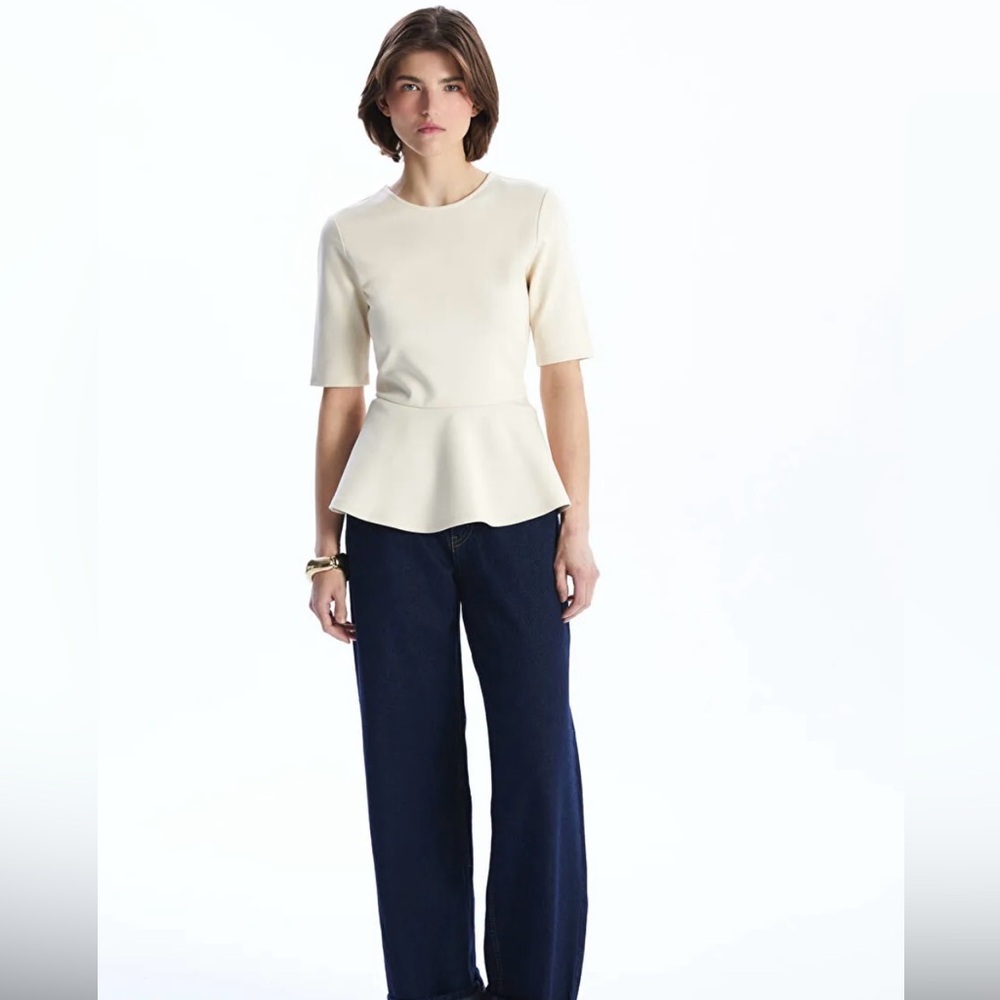 NWT Monroe & Main size S woman  Cream Textured Peplum Top